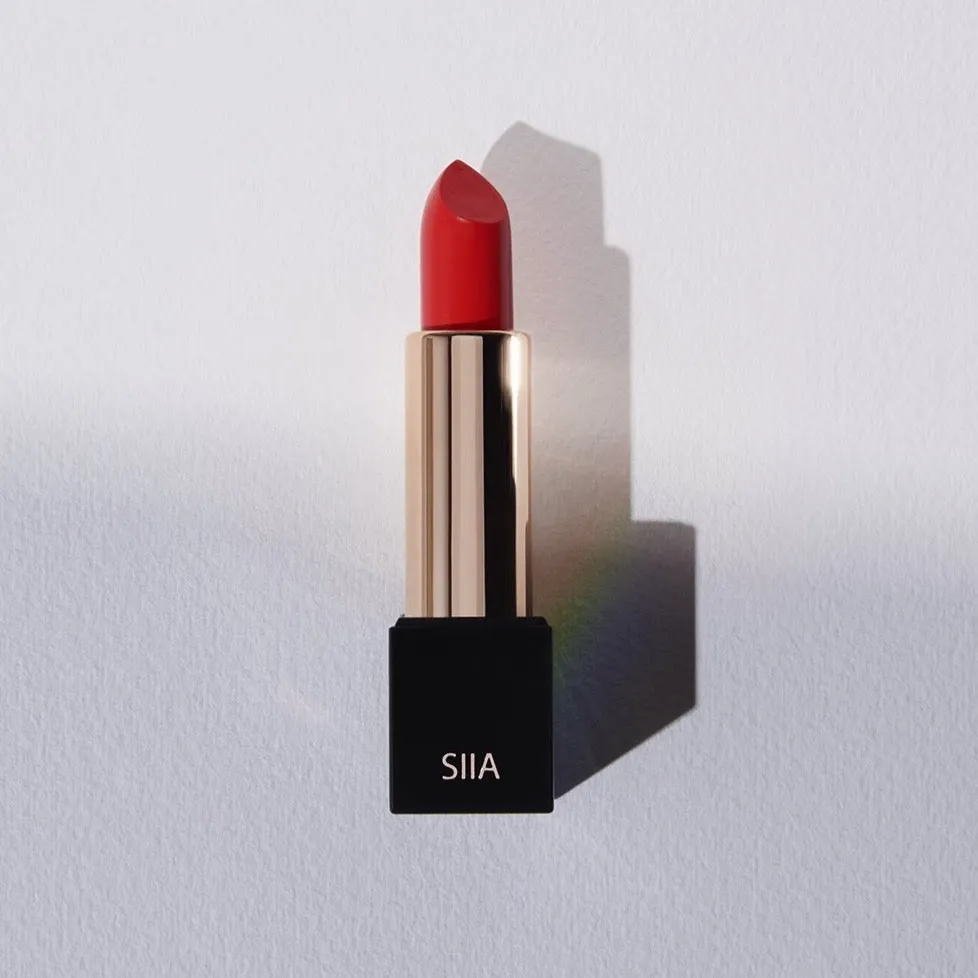 Change Agent Magnetic Original Lipstick O 121 PARTY RED