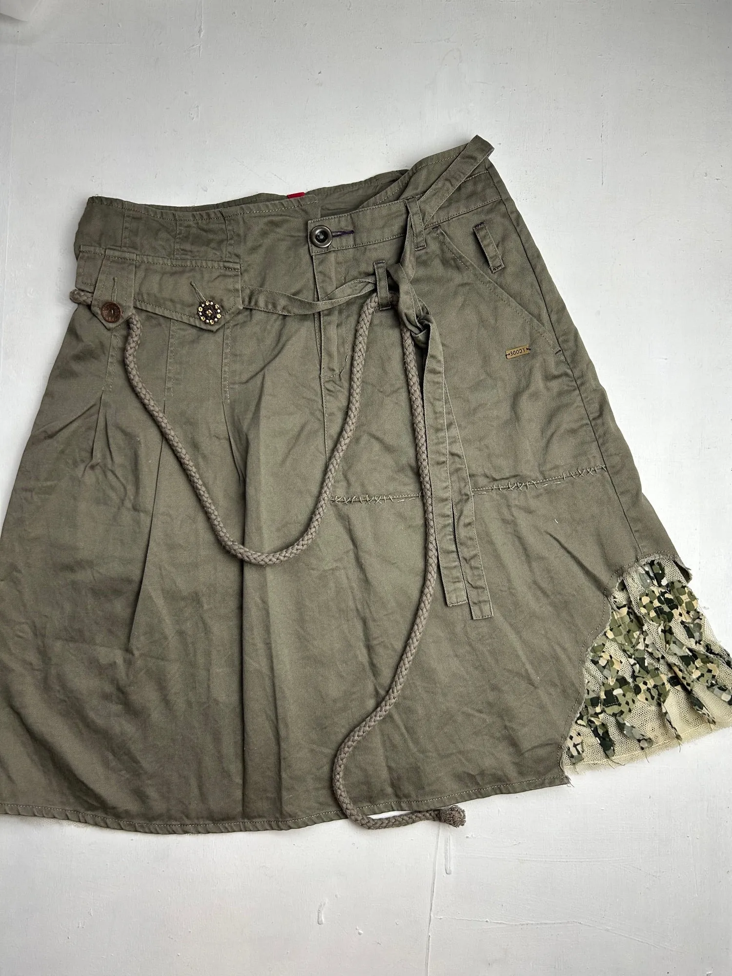 Khaki sequins mid rise y2k 90s vintage mid skirt (S)
