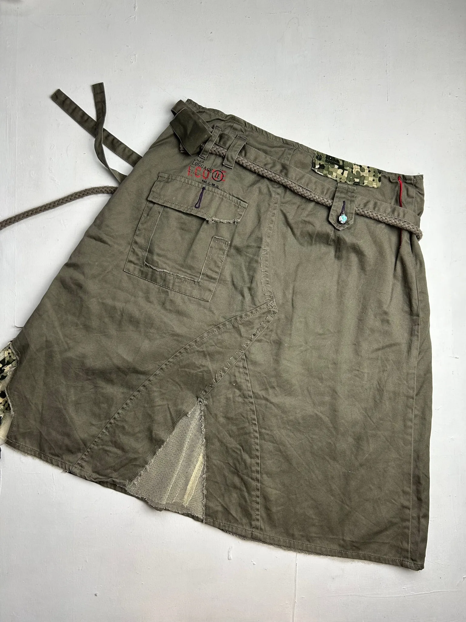 Khaki sequins mid rise y2k 90s vintage mid skirt (S)