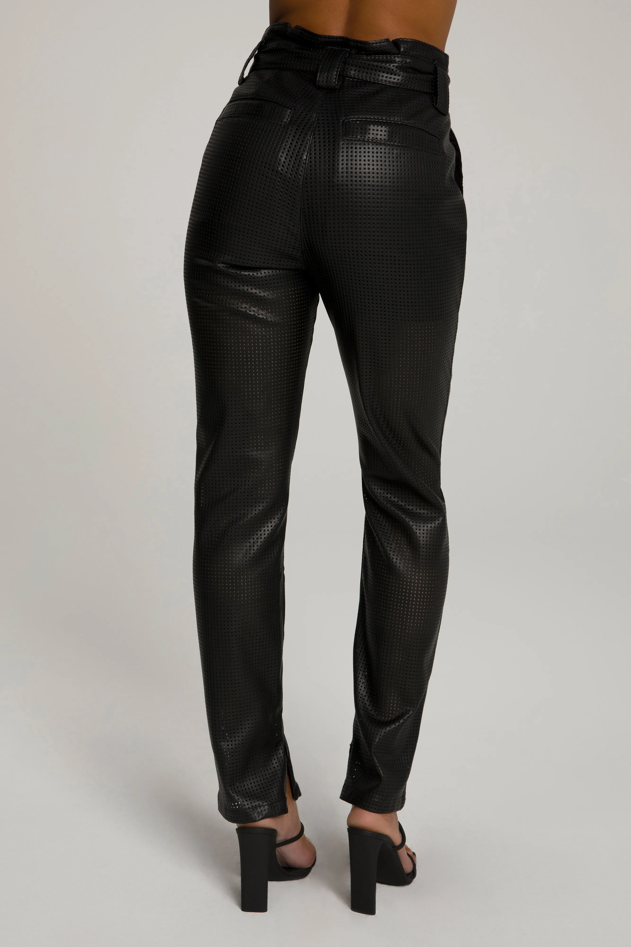 PERFORATED PLEATED PANT | BLACK001